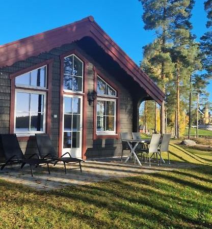 Lakeside Log Cabin Fraemby Udde Falun Exterior photo