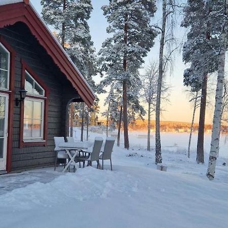 Lakeside Log Cabin Fraemby Udde Falun Exterior photo