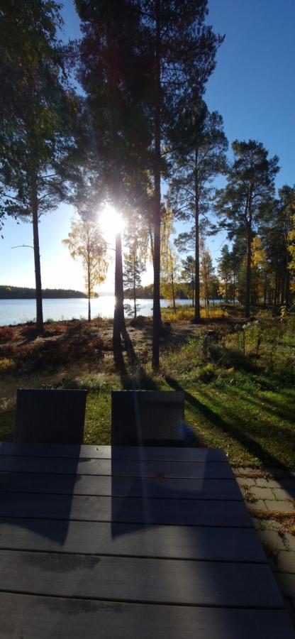 Lakeside Log Cabin Fraemby Udde Falun Exterior photo