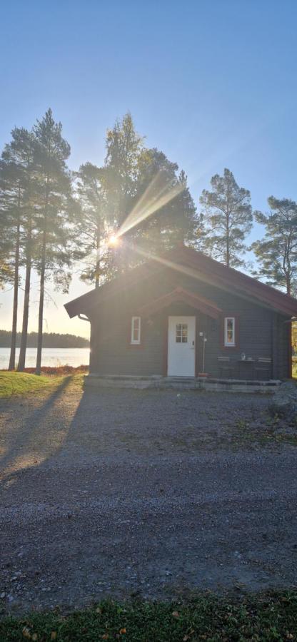 Lakeside Log Cabin Fraemby Udde Falun Exterior photo