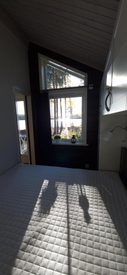 Lakeside Log Cabin Fraemby Udde Falun Exterior photo