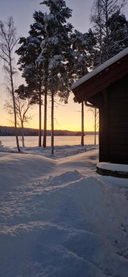 Lakeside Log Cabin Fraemby Udde Falun Exterior photo